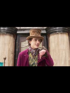 [x]『チャーリーとチョコレート工場』の前日譚をティモシー・シャラメ主演で映画化！『ウォンカとチョコレート工場のはじまり』US版予告編 - YouTube