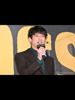 [x](画像19/21) 岡田准一、過酷撮影の裏側＆特殊能力を共演者が暴露「覇気を使い始めました」＜ヘルドッグス＞ - モデルプレス
