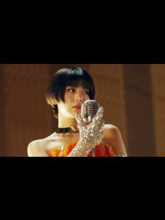 [x]池田エライザ、大胆な衣装で感情が高ぶる瞬間を魅せる／シーバスリーガルCM+メイキング - YouTube