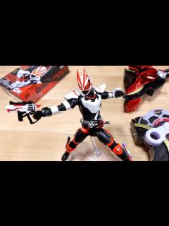 [x]初回分だけ4000円！今買うアーツはこれだ！S.H.Figuarts 仮面ライダーギーツ マグナムブーストフォーム レビュー！着せ替えも簡単 ...