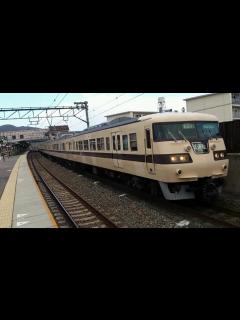 [x]【まるで昔の新快速！？】JR西日本117系T1編成本線試運転 2015.3.02 - YouTube