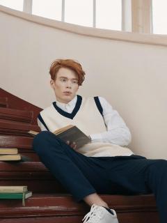 [x]勉強している人：無料の動画素材