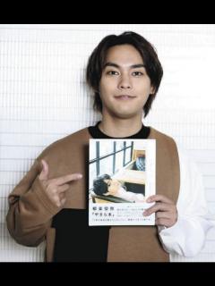 [x]柳楽優弥×黒島結菜×堤幸彦監督、映画『夏目アラタの結婚』特報映像【2024年9月6日公開】 - YouTube