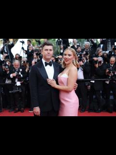 [x]Scarlett Johansson and Colin Jost Walk Red Carpet at Cannes: Photos