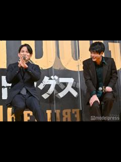 [x](画像6/21) 岡田准一、過酷撮影の裏側＆特殊能力を共演者が暴露「覇気を使い始めました」＜ヘルドッグス＞ - モデルプレス