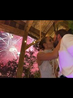 [x]熱いキス！ ジェニファー・ロペス、ベン・アフレックとの結婚1周年を記念して未公開写真をシェア｜ハーパーズ バザー（Harper's BAZAAR）公式
