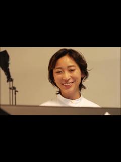 [x]杏&清野菜名、ボールの中で肌も心もうっとりぷるんと労う／資生堂アクアレーベルCM＋メイキング・インタビュー - YouTube