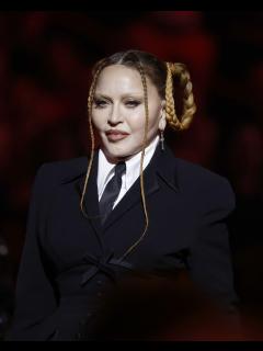 [x]Madonna's new face is an a eyesore and a complete betrayal