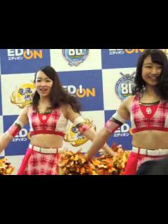 [x]2016.1.10 エディオン名古屋本店でチアドラ 燃えよドラゴンズ♪ - YouTube