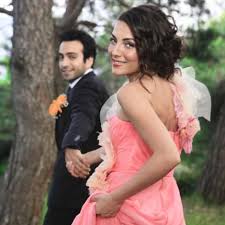 Ünlü oyuncu Buğra Gülsoy'un gizli evliliği ortaya çıktı! Buğra ...