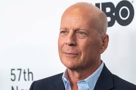 Bruce Willis' aphasia was suspected by coworkers for years. - Los ...